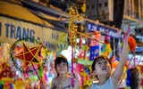 Tổng hợp hình ảnh vui chơi Trung Thu ấn tượng của người dân châu Á
