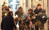 [ẢNH] Nhìn lại vụ khủng bố con tin tại nhà hát Dubrovka: Những khuôn hình đầy ám ảnh đối với người Nga