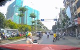[ẢNH] Những pha dừng ô tô giữa đường vì lý do 