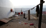 [ẢNH] Hiện trường ngổn ngang sau vụ không kích vào trại tạm giữ ở Libya