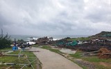 [Ảnh] Cận cảnh lốc xoáy càn quét Phú Yên khiến 27 người bị thương