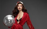 [ẢNH] Phát sốt với bộ ảnh Giáng sinh của Minh Tú - đại diện Việt Nam tại Miss Supranational 2018