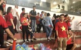 [Ảnh] Những hình ảnh đẹp của CĐV Việt Nam trên sân Bukit Jalil