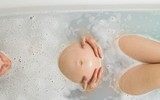 [ẢNH] Từ vụ nghệ sĩ Anh Vũ đột tử, lý giải sự nguy hiểm của việc tắm đêm
