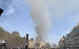 Cháy lớn kinh hoàng ở Nhà thờ Đức Bà Paris