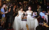[Ảnh] Xúc động đám cưới đồng giới đầu tiên của hơn 500 cặp đôi Đài Loan