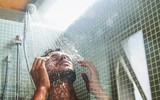 [ẢNH] Tại sao tắm khuya lại có thể gây đột tử và nhiều căn bệnh khác?