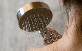 [ẢNH] Tại sao tắm khuya lại có thể gây đột tử và nhiều căn bệnh khác?