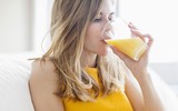 [ẢNH] Những lợi ích bất ngờ khi uống nước cam mỗi ngày