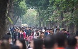 [ẢNH] Khoảng khắc người dân Hà Nội, TP.HCM tưng bừng tận hưởng năm mới 2020