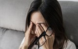 [ẢNH] Những thói quen xấu có thể gây hại cho mắt mà nhiều người mắc phải