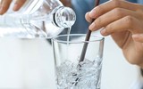[ẢNH] Tác hại khôn lường khi uống nước đá lạnh thường xuyên