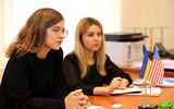 Dung nhan nữ Thứ trưởng Nội vụ xinh đẹp 25 tuổi của Ukraine
