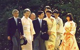 Những bức ảnh hiếm hoi về cuộc đời Nhật hoàng Akihito