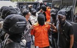 [Ảnh] Toàn cảnh vụ Bộ trưởng An ninh Indonesia bị nghi phạm theo IS tấn công bằng dao