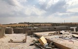 [Ảnh] Không còn gì sau khi Mỹ đặt bom tự phá hủy căn cứ ở Bắc Syria