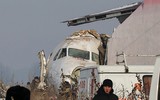 [Ảnh] Hiện trường tan hoang và hoảng loạn khi máy bay chở 98 người gặp nạn ở Kazakhstan