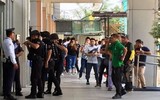 Kẻ bắt cóc 30 con tin ở Philippines ra hàng sau 9 tiếng gây náo loạn