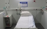 Nghịch lý ở Anh: Số ca tử vong cao nhất châu Âu nhưng bệnh viện dã chiến thì bỏ không lãng phí