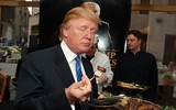 [ẢNH] Những thói quen kỳ lạ của Tổng thống Mỹ Donald Trump không phải ai cũng biết