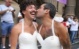 Người Úc mở đại tiệc ăn mừng khi hôn nhân đồng giới trở thành hợp pháp