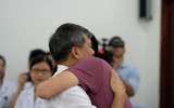 Lần đầu tiên trong ngành Y Việt Nam, lãnh đạo nghỉ hưu cả viện khóc