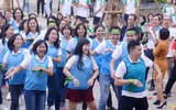 [Ảnh] Màn nhảy Flashmod sôi động của 600 sinh viên và giảng viên, kêu gọi giảm rác thải nhựa dùng một lần