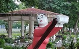 [Ảnh] Bật cười với các bức tượng bỗng dưng lòe loẹt ở Công viên Thống Nhất