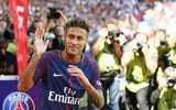 [Ảnh] Neymar ra mắt fans như ông hoàng, hoành tráng nhất lịch sử bóng đá Pháp