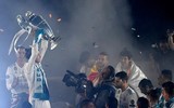 [ẢNH] Choáng ngợp với biển người trong lễ rước cúp vô địch hoành tráng của Real Madrid