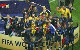 [ẢNH] Khoảnh khắc đội tuyển Pháp kiêu hãnh bước lên đỉnh thế giới