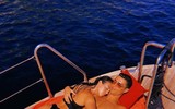 [ẢNH] Ronaldo và bạn gái nóng bỏng tình tứ trên du thuyền