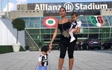 [ẢNH] Bạn gái gợi cảm trên khán đài tiếp lửa Ronaldo