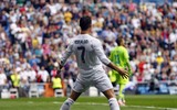 [ẢNH] Pha ăn mừng mang thương hiệu Ronaldo được tái hiện trên sân Tây Hồ