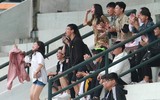 [ẢNH] Muôn sắc màu CĐV trên khán đài bóng đá học sinh