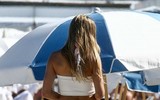 [ẢNH] Mỹ nữ quần vợt Bouchard khoe đường cong gợi cảm trên biển Miami