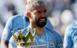 [ẢNH] Man City hưng phấn nâng cao cúp vô địch Ngoại hạng Anh lần thứ tư