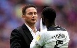 [ẢNH] Lampard buồn bã nhìn đội của Terry lên hạng, sau trận đấu đắt giá nhất hành tinh