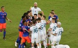 [ẢNH] Messi cúi đầu, Argentina gặp ác mộng trận ra quân Copa America 2019