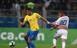 [ẢNH] Neymar bất lực nhìn Brazil chật vật hạ Paraguay để vào bán kết