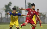 [ẢNH] Từ trên khán đài, thầy Park chỉ đạo U23 Việt Nam đá tập