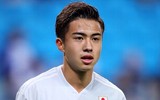 [ẢNH] Thần đồng bóng đá Nhật Bản rạng ngời ra mắt Barca