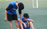 [ẢNH] Cầu thủ Đại Mỗ bật khóc sau trận thua á quân THPT Phùng Khắc Khoan