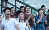 [ẢNH] Fan nữ lâng lâng hạnh phúc cùng chiến thắng của THPT Hà Đông