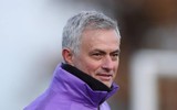 [ẢNH] Vừa đến Tottenham, Mourinho lao ngay vào công việc