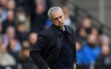 [ẢNH] Muôn sắc thái của HLV Mourinho trong màn ra mắt thắng hú vía cùng Tottenham
