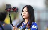 [ẢNH] Mặc áo U23 Việt Nam, nữ phóng viên Hàn Quốc xinh đẹp gây sốt