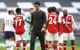 [ẢNH] HLV Mourinho tươi hết cỡ sau màn ngược dòng trước Arsenal