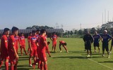 HLV Hữu Thắng cho học trò đua tốc độ, làm quen sân tập Mokpo