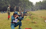 Bộ đội Hà Nội thi bắn súng trường, gói thuốc nổ, võ chiến đấu